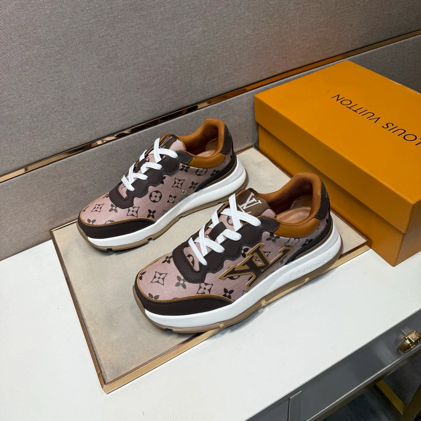 ⬛️Men's shoes 💰p442 [LV～] Men's casual shoes 2025z cabinet sales simultaneously 🔶Size: 38-44#️⃣ 🔷2 colors🔜The upper is made of multi-material splicing➕Mesh lining, comfortable and breathable, sole: original comfortable and wear-resistant outsole, ⚠️real thing📱photographed🎬real thing is better📢📢📢